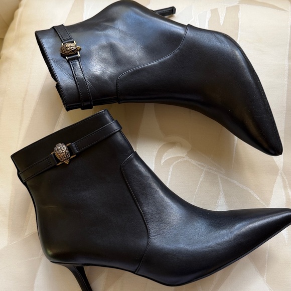 NWT KURT GEIGER Black Leather Boots with Gold/rustic tone eagle logo. Pretty - Picture 6 of 8